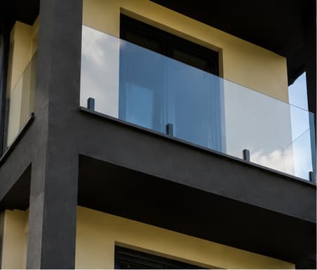 Visio Square – Parapetto in vetro con morsetti a pavimento · Galleria prodotto 2
